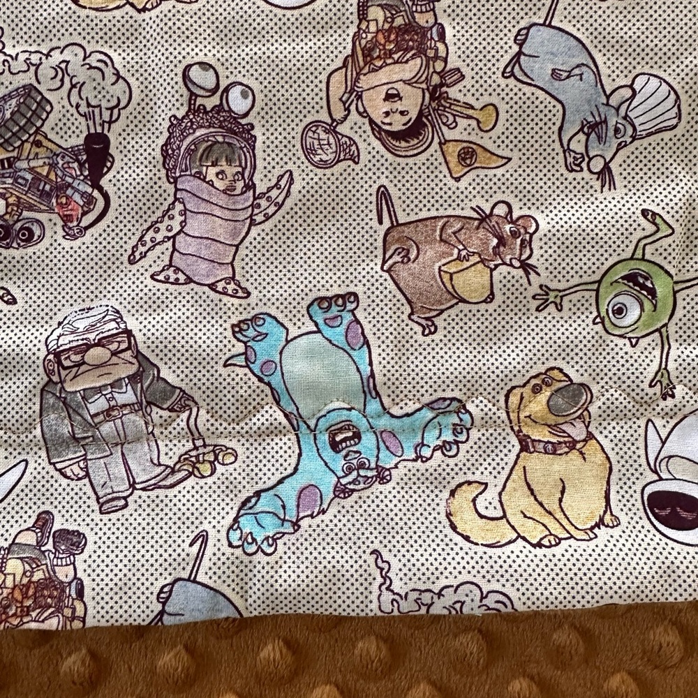Disney Character Pattern Blanket - Cotton/brown snuggle dot minky blanket
